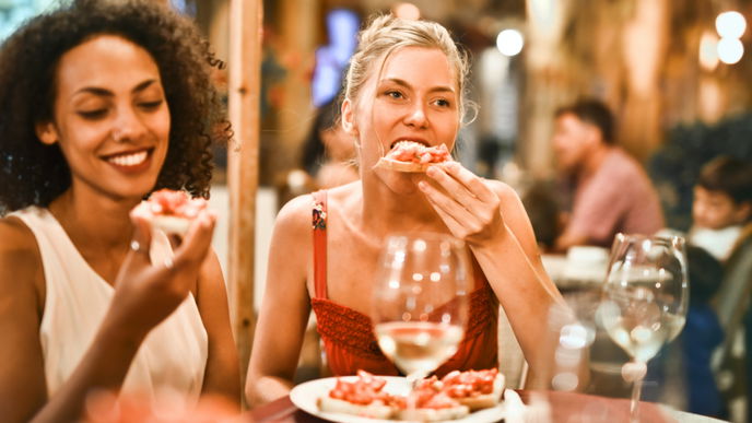 Achtung: Was wirlich passiert, wenn Sie zu schnell essen