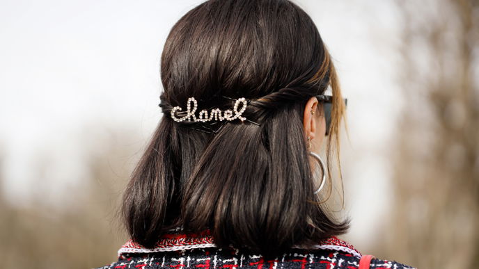 Diese Haarspangen liegen gerade voll im Trend