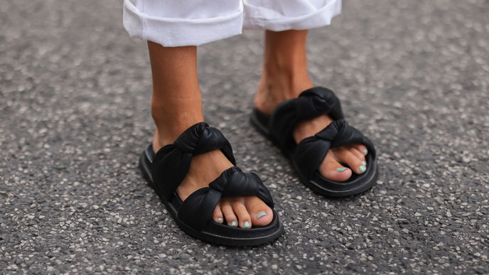 Schuh-Trends 2022: Die 5 schönsten Sandalen für schmale Füße