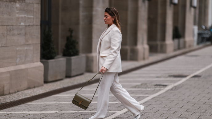 Sommermode 2022: Diese 5 Hosen-Modelle aus Stoff lieben wir jetzt