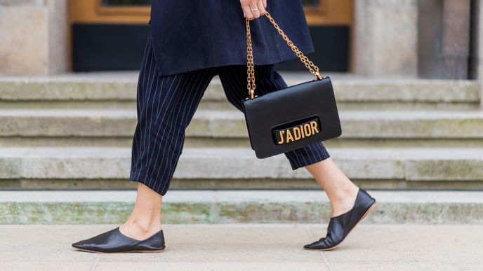 Schuh-Trends 2022: 7 flache Schuhe für kleine Frauen 