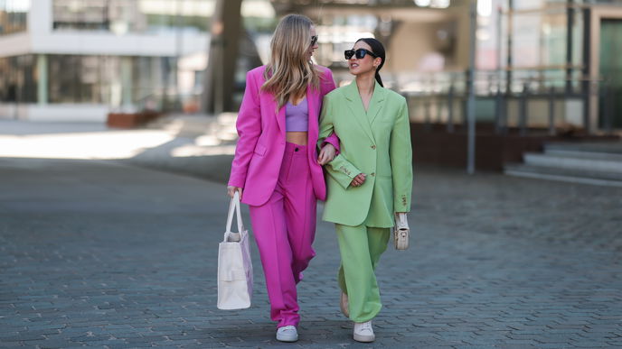 Mode-Trends 2022: Diese 4 Farben sind jetzt in und diese out