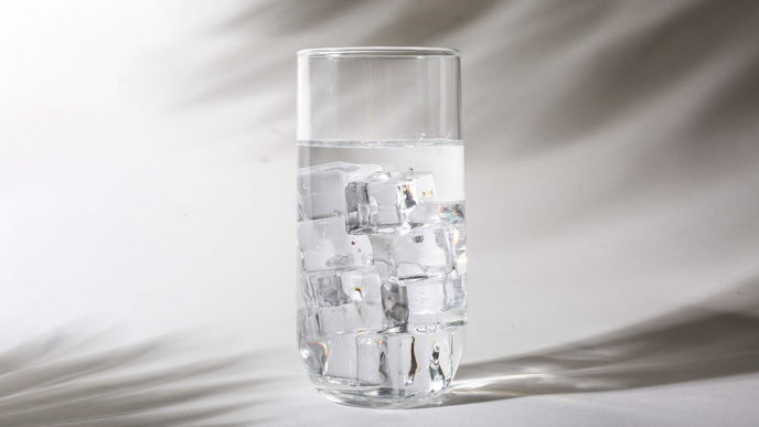 Darum sollten Sie nie kaltes Wasser trinken – laut Experten