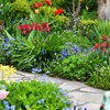 Garten gestalten: 5 Dinge, die Sie bei einem Gartenweg beachten müssen
