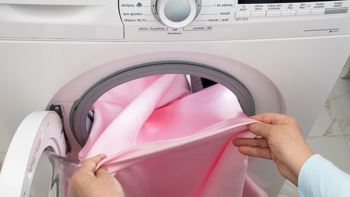 Wäsche waschen: 3 Tipps für Satin