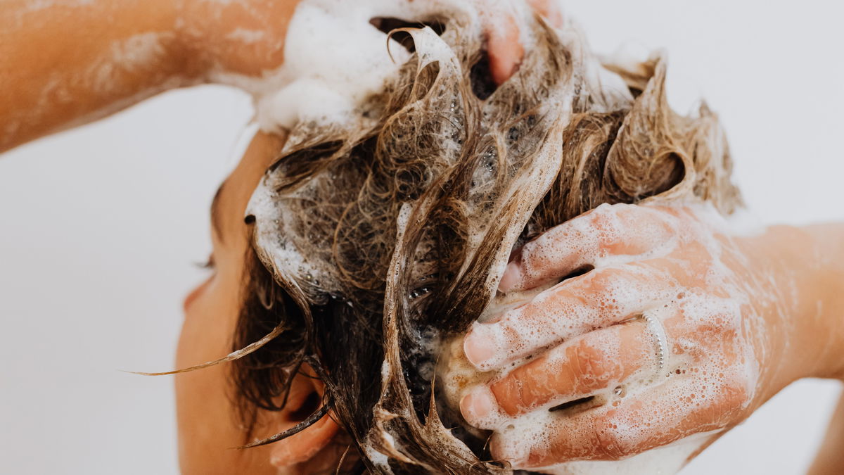 Dieses Drogerie-Shampoo ist Anti-Aging für die Haare