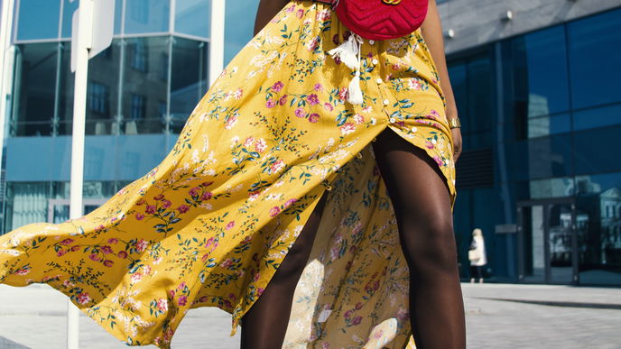 Mode-Hack: Diese 5 Tricks helfen, wenn das Kleid hochrutscht