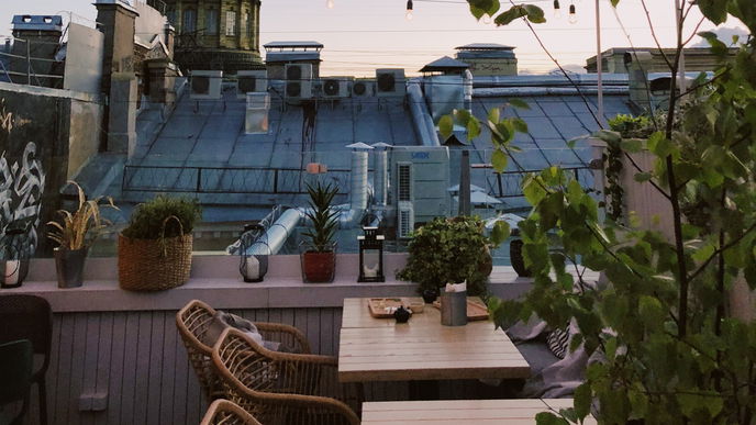 Urlaubs-Feeling für Zuhause: Mit diesen 4 Tipps wird der Balkon zum liebsten Sommer-Rückzugsort
