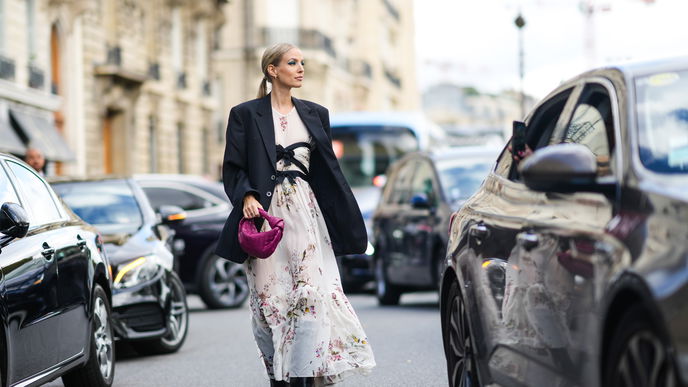 Kleid mit Blazer kombinieren: So stylen Sie ein angesagtes Outfit