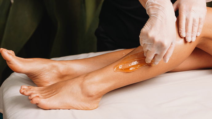 Sugaring: Die Vorteile der hautschonenden Haarentfernung