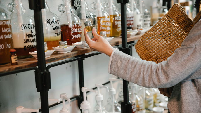 Geld sparen: Diese 4 Beauty-Produkte lassen sich günstig nachfüllen