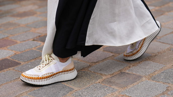 Schuh-Trends 2022: 5 Sneakers, in denen Sie keine Schweißfüße bekommen