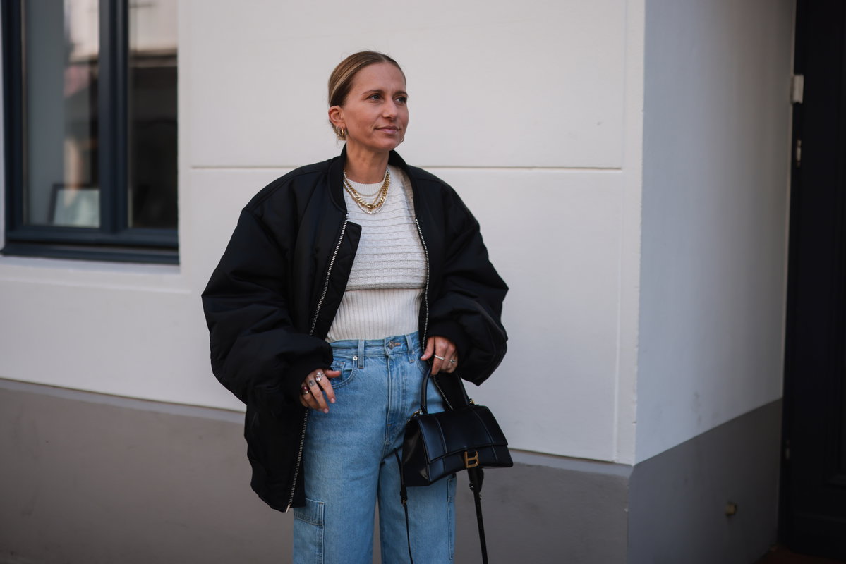 Bomberjacke im Herbst