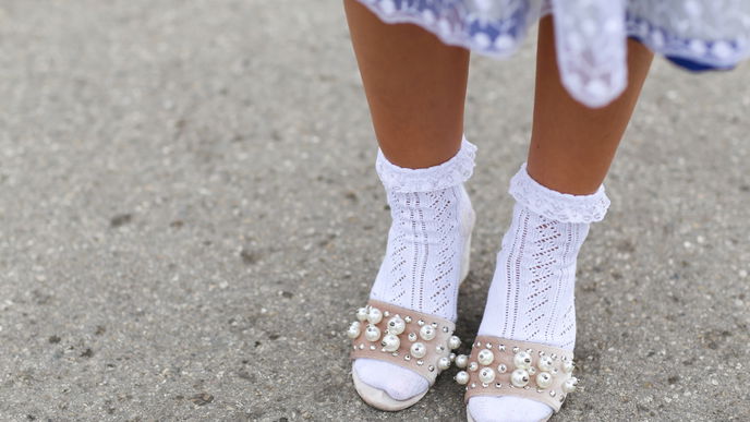 Welche Schuhe passen zum Dirndl? Hier kommen die schönsten Modelle von elegant bis bequem