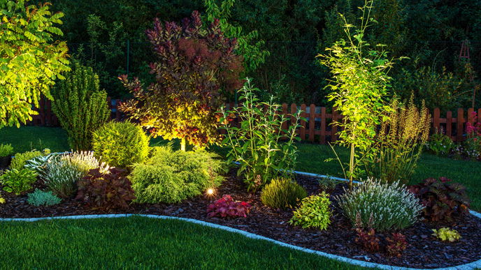 Garten gestalten: Diese schöne Beleuchtung liegt jetzt total im Trend