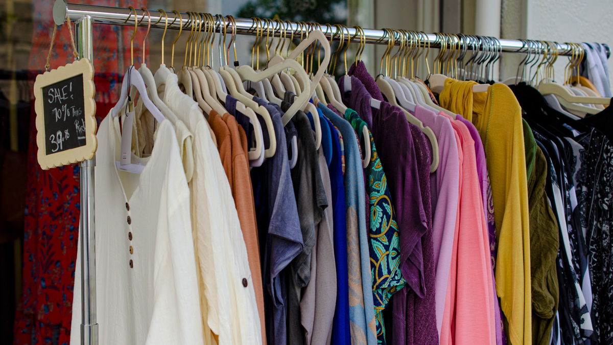 Second-Hand-Kleidung: Die wichtigsten Tipps zum Kauf und Verkauf
