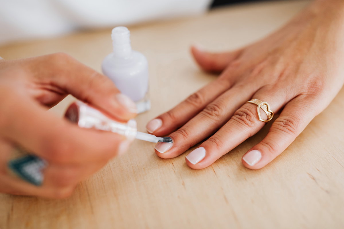 Nagelhärter für brüchige Fingernägel