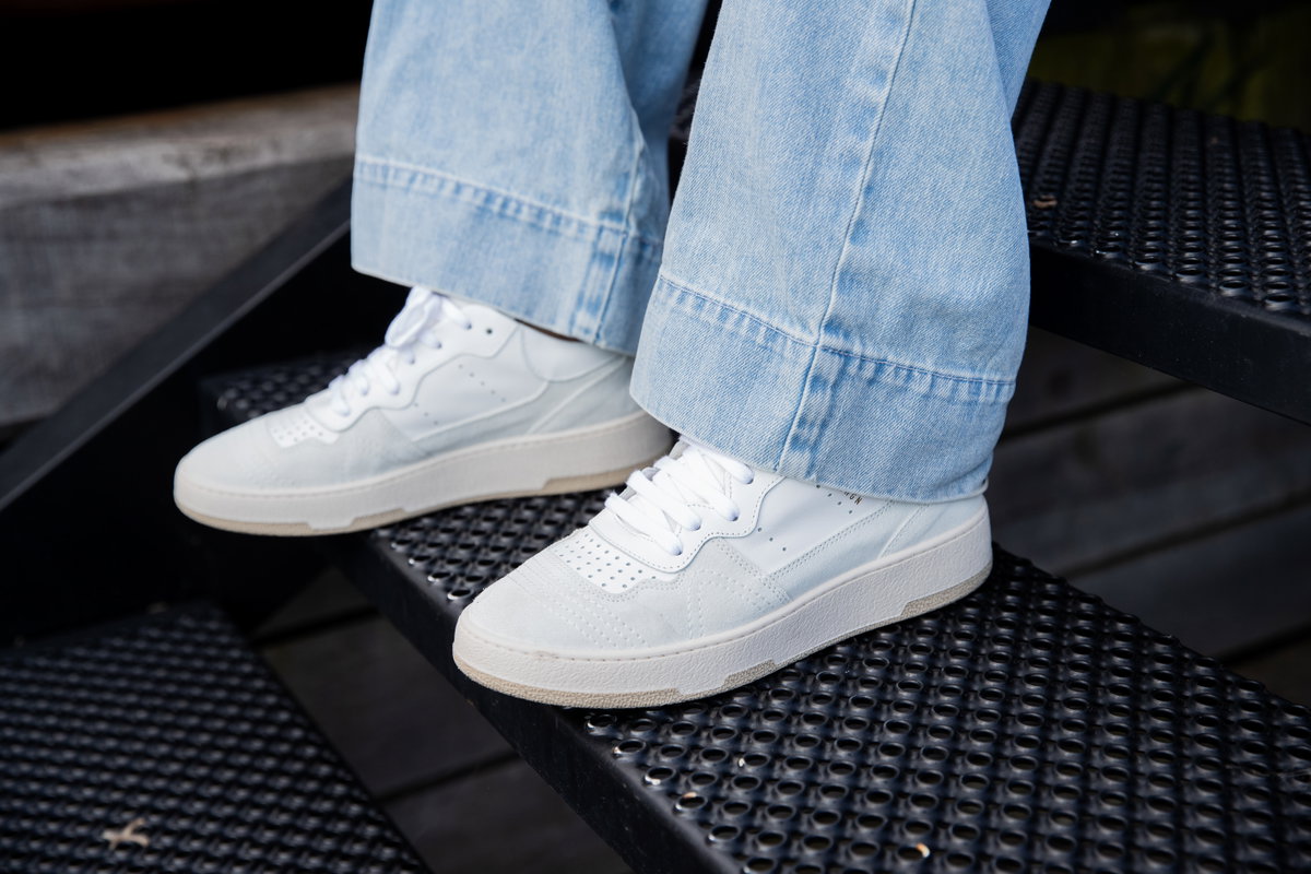 Weiße Sneaker