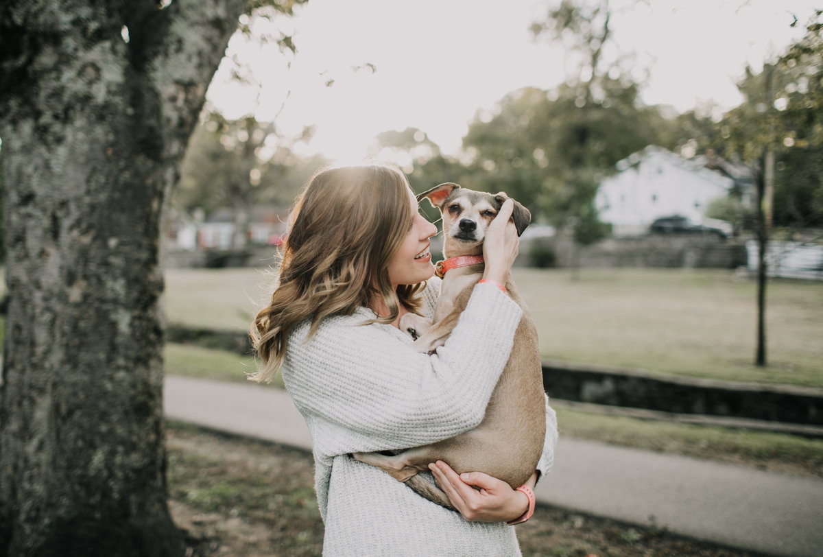 Frau mit Hund