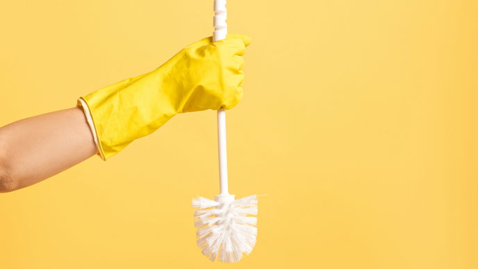 Klobürste reinigen: Mit diesem Trick klappt es ganz von selbst