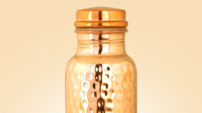 Ist Trinken aus der Kupferflasche gesund?