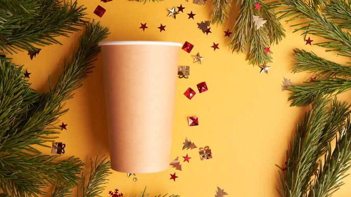 Adventskalender selber machen: Schnelles DIY aus Pappbechern