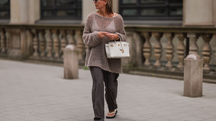 Unterwäsche-Trends 2022: Diese 5 BHs lassen wir jetzt unter dem Strickpullover hervorblitzen