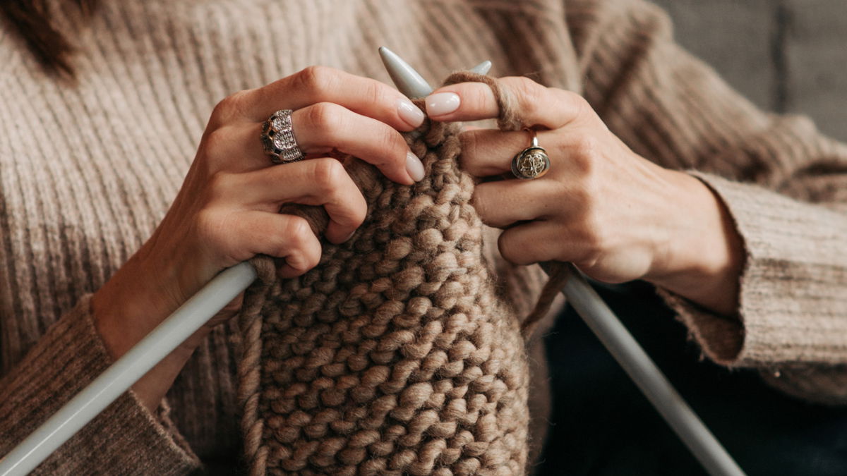 Die besten Strickbücher für fortgeschrittene Stricker:innen