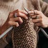 Die besten Strickbücher für fortgeschrittene Stricker:innen