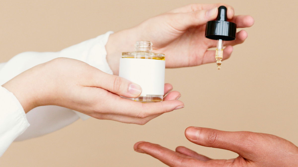4 Körperöle, die besser als jedes Parfum duften
