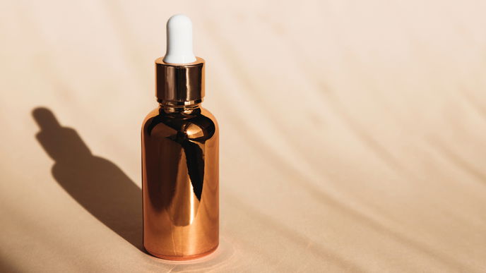 Das Hyaluron-Serum aus der Drogerie ist ein wahrer Jungbrunnen