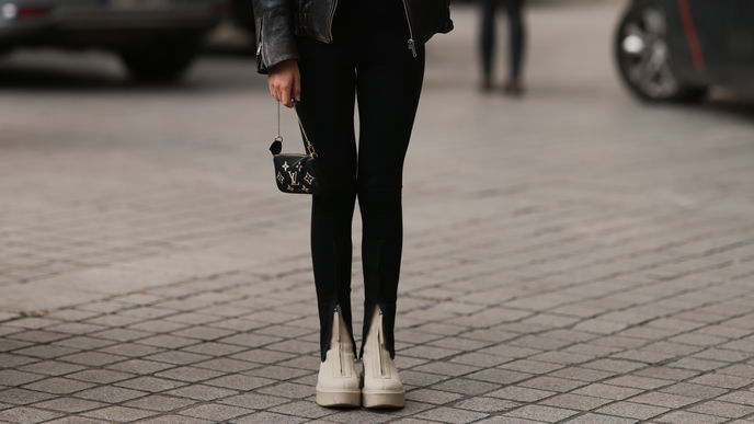 Mode-Trends 2023: Stiefel mit DIESEM Detail tragen wir jetzt rauf und runter