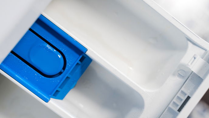 Waschmittelfach reinigen: Mit diesem Trick wird es blitzblank