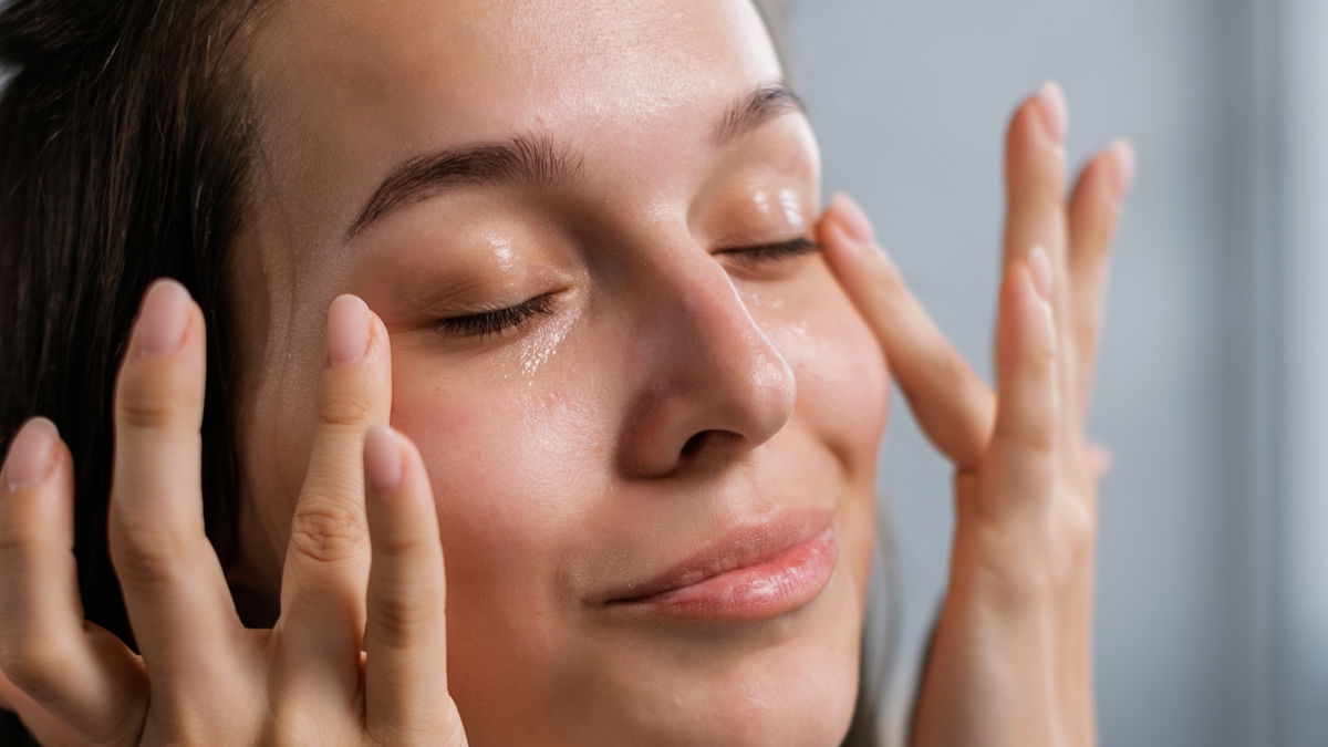 Ein Handgriff gegen geschwollene Augen ist ein echter Jungbrunnen