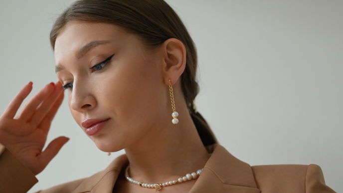 Schmuck-Trends 2023: 4 Ohrringe für jeden Anlass, die gar nicht teuer sind