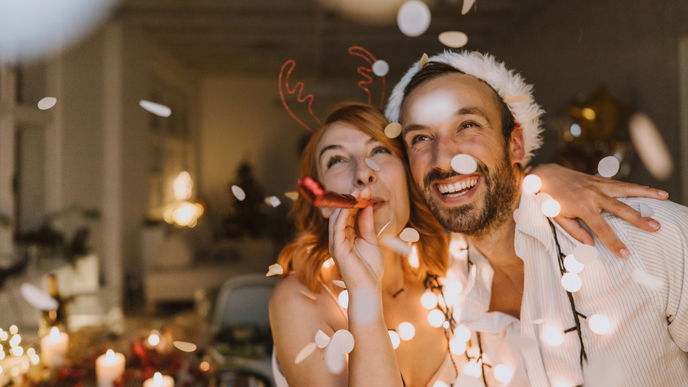 Silvester zu zweit: Die schönsten Tipps & Ideen für Paare zum Jahreswechsel, die einfach romantisch sind