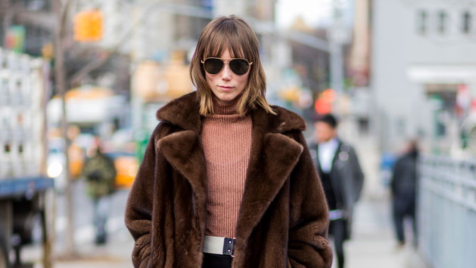 Die Trendfrisur Skinny Lob sorgt für ein schmales Gesicht