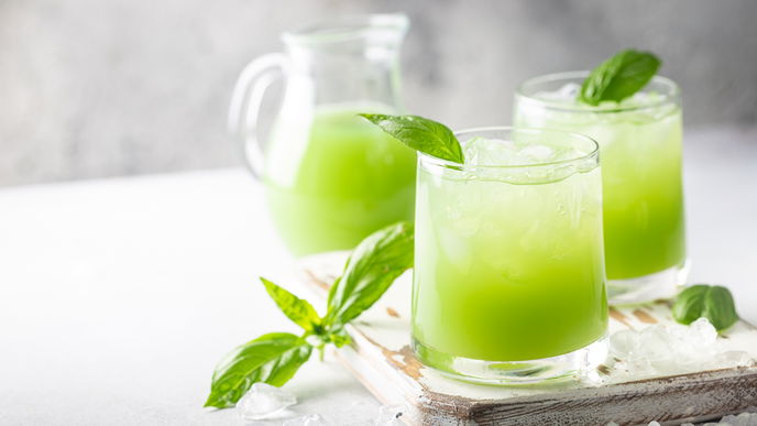 Unsere Basilikum Limonade ist erfrischend und lecker – und die Zutaten können Sie selbst anbauen