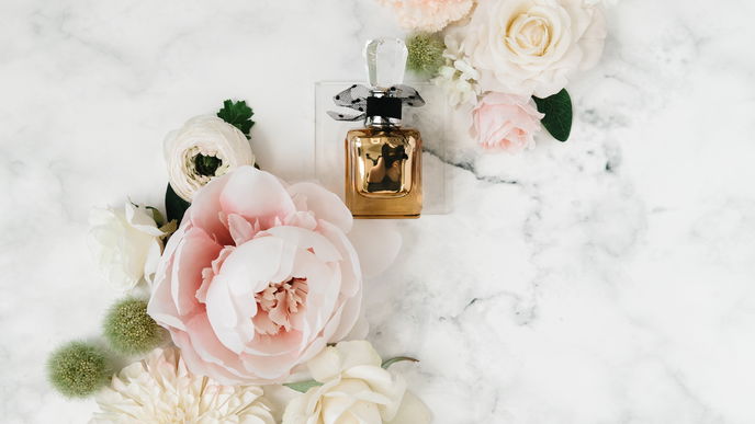 3 florale Parfums aus der Drogerie sind perfekt für den Frühling