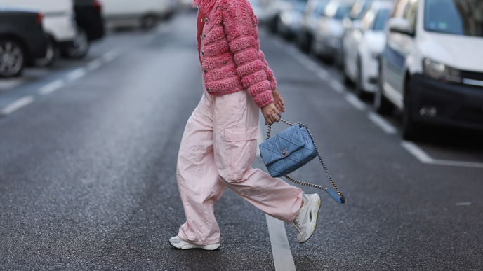 Statt Jeans: Diese angesagten Hosen tragen wir jetzt rauf und unter