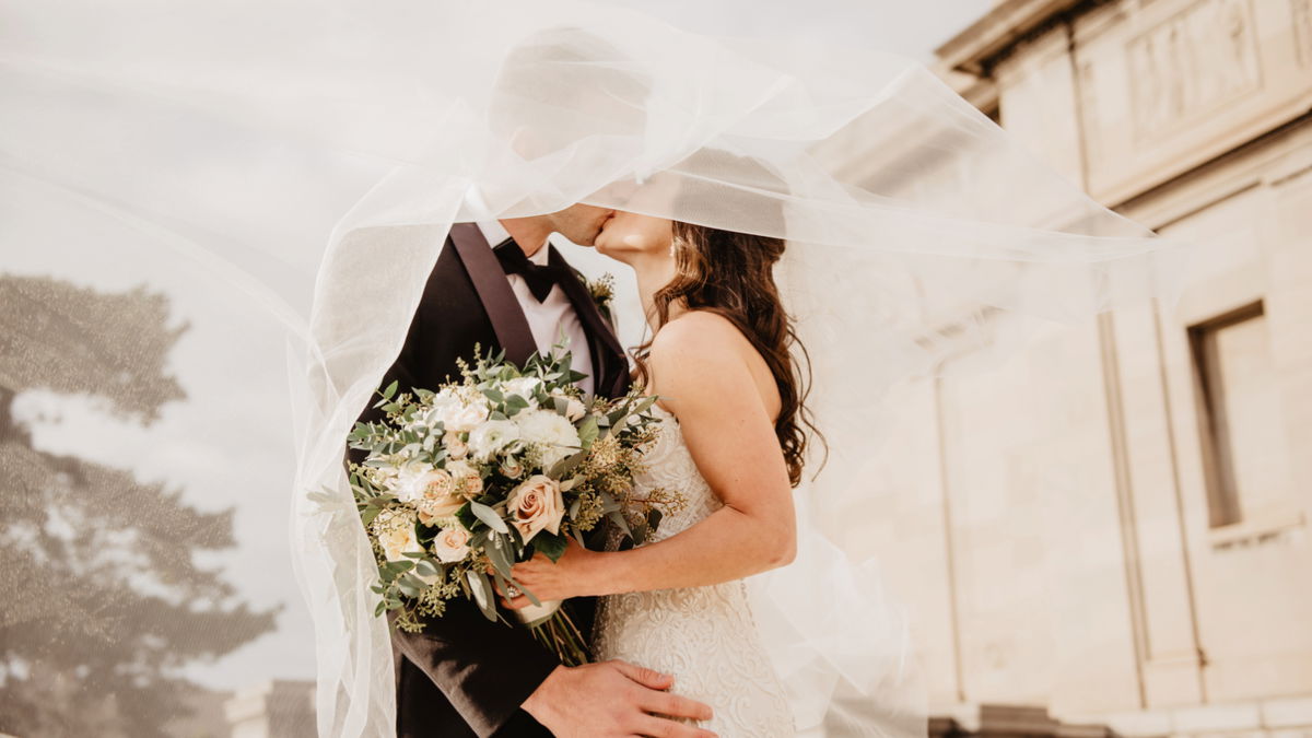 Dieses 300-Euro-Hochzeitskleid sieht teurer aus, als es ist