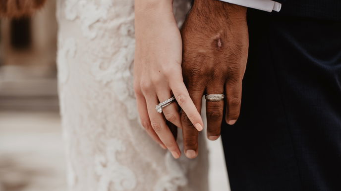 Moderne Heirat: Individuelle Hochzeitshomepage für den Tag der Tage