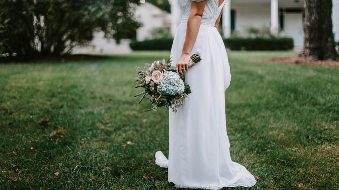 Hochzeitskleider leihen: Was spricht für den nachhaltigen Trend?