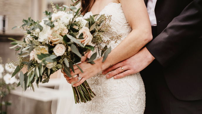 4 Hochzeitskleider sind perfekt für eine große Oberweite