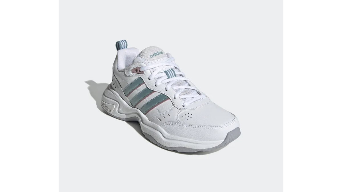 Sneaker von Adidas