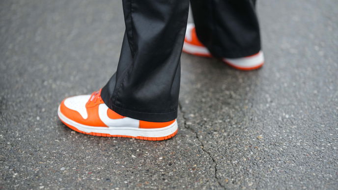 Diese coolen 90er Sneaker tragen wir jetzt rauf und runter