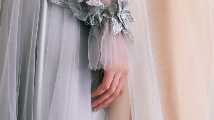 Hochzeit 2023: Brautkleider in DIESEN Farben sind jetzt ein Must-have