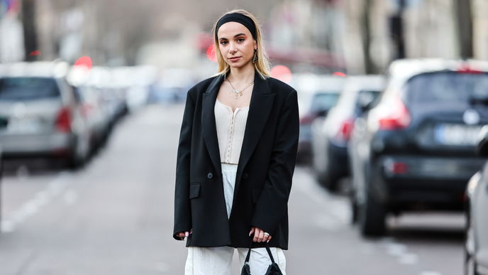 Haarbänder feiern jetzt ihr großes Fashion-Comeback - und sind perfekt für Bad Hair Days