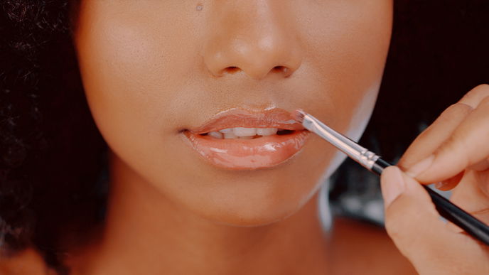 Natürlich volle Lippen dank diesen Lip Plumpern von Rossmann