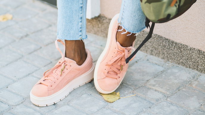 In vs. out: Welche Sneaker 2023 Trend sind – und welche nicht 